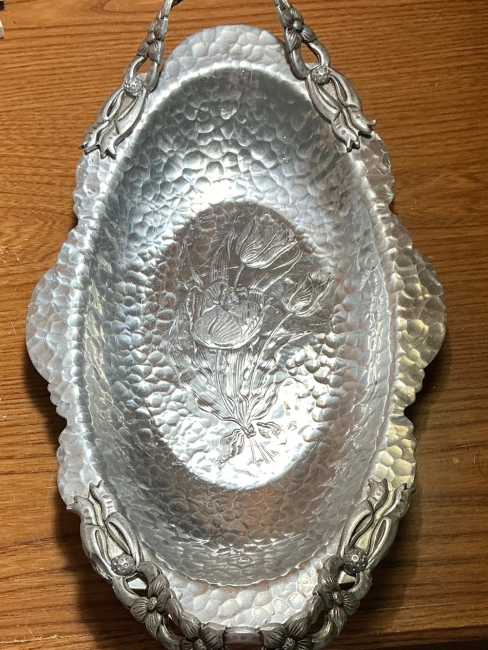 Vintage hand wrought creations by Rodney Kent #404 aluminum tulip serving tray